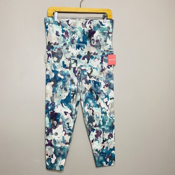 SPANX Pants - SPANX Booty Boost Active Painted‎ Camo Pink Multi Active Printed 7/8 Leggings M